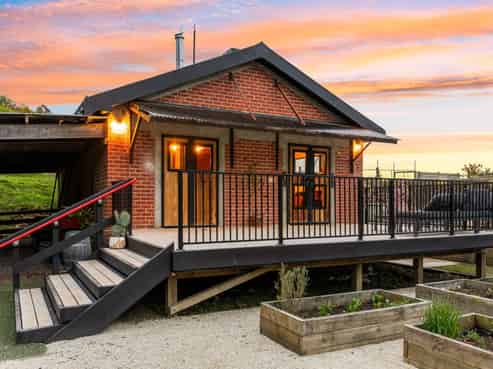 328 Gladstone Road North, Kinmont Park