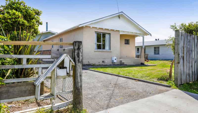 93 Swansea Road, Stratford