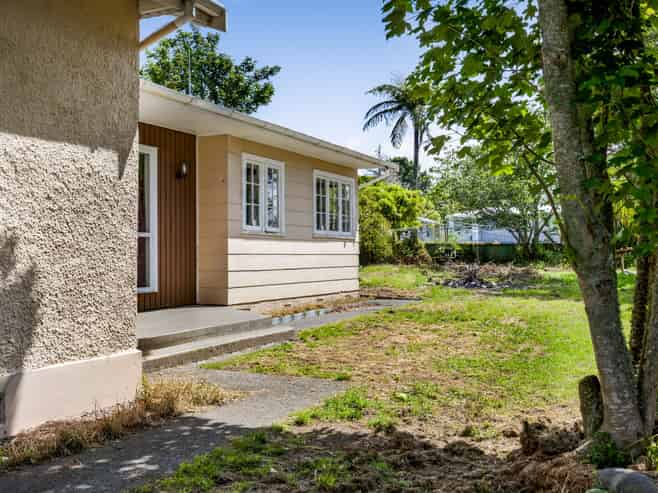 93 Swansea Road, Stratford