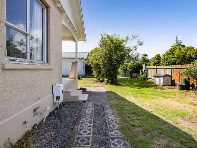 93 Swansea Road, Stratford