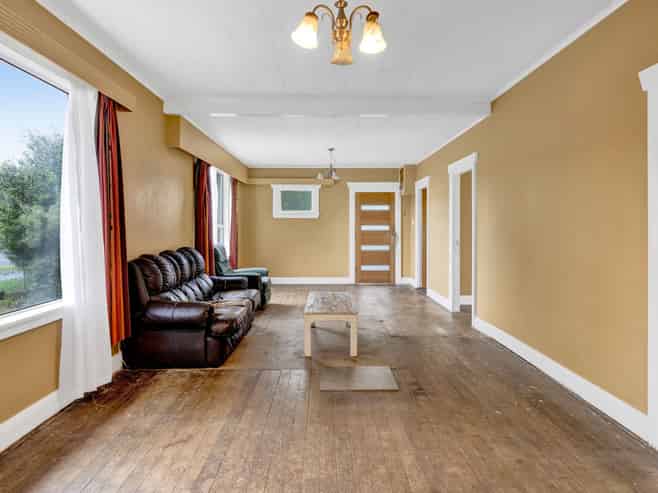 93 Swansea Road, Stratford