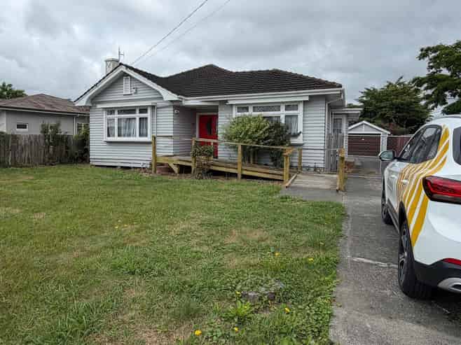 105 Alexandra Crescent, Mayfair