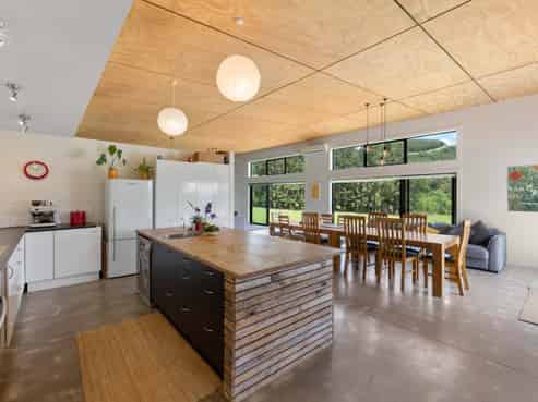 50 Kents Road, Reikorangi