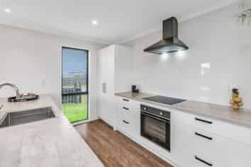 2 Glenmark Drive, DARFIELD