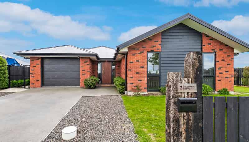 2 Glenmark Drive, DARFIELD