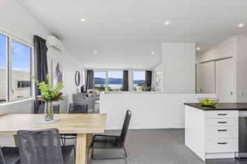 22D Mandalay Terrace, Khandallah