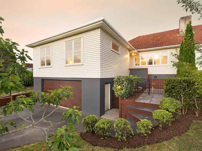 44 Plunket Terrace, Hamilton East