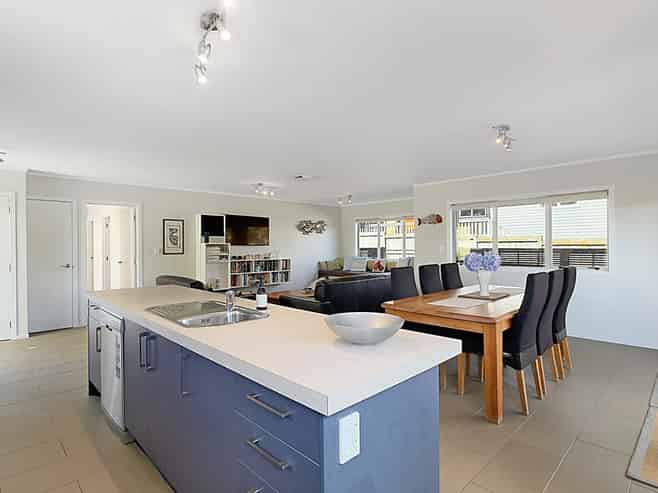 25 Whiritoa Beach Road, Whiritoa