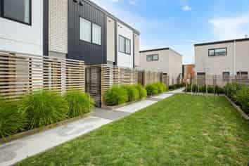 10/1 Vialou Street, Hamilton Central