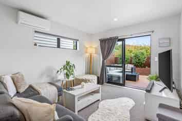 6 Jean Alma Lane, Wattle Downs