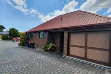 1/18 Division Street, Riccarton