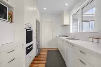 63 Mark Avenue, Paparangi