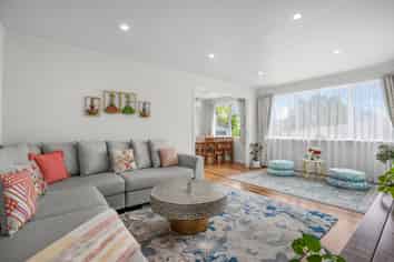 63 Mark Avenue, Paparangi