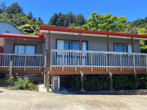 905 Sealey Street, Thames