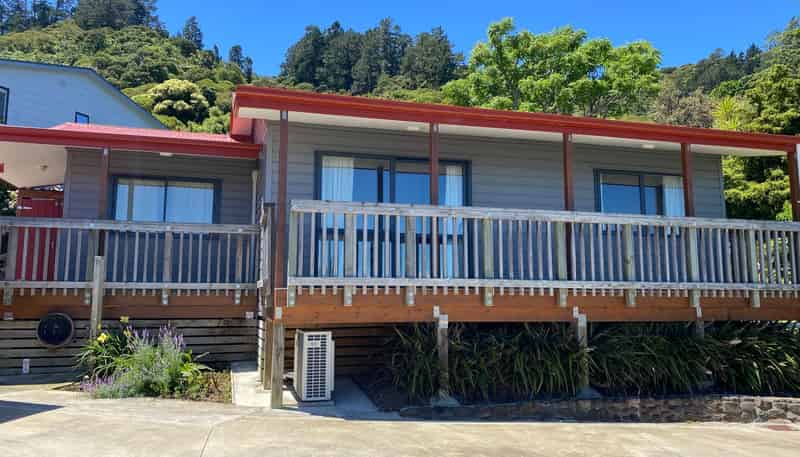 905 Sealey Street, Thames