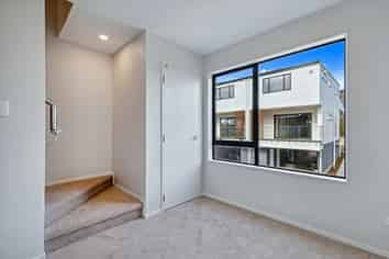 2D Glenford Lane, Te Atatu Peninsula