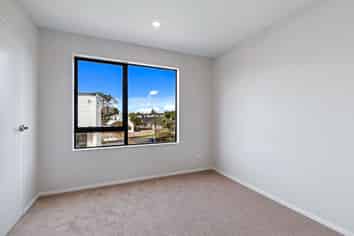 2D Glenford Lane, Te Atatu Peninsula