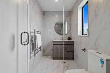 2D Glenford Lane, Te Atatu Peninsula