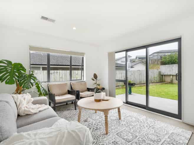 77 Grenada Drive, Grenada Village