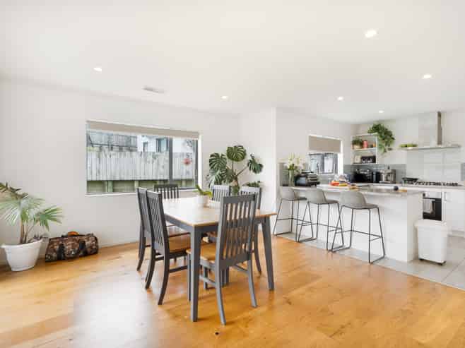 77 Grenada Drive, Grenada Village