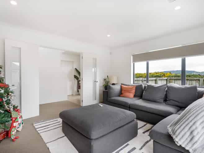 77 Grenada Drive, Grenada Village