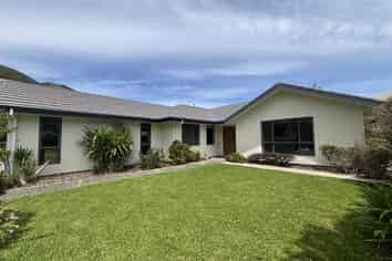 16 Farleigh Street, Atawhai