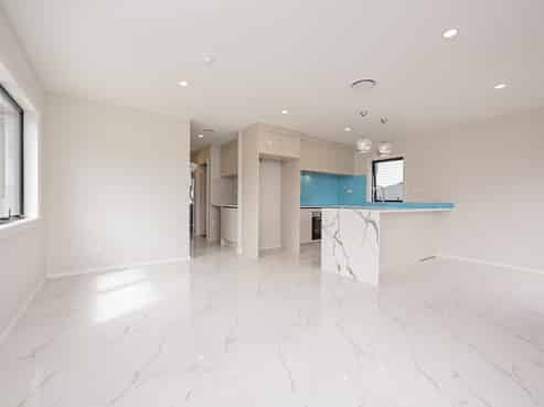 18A Sandra Avenue, Otara