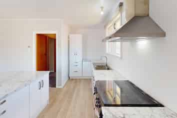 41 Ellesmere Crescent, Highbury