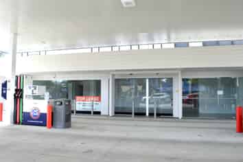 Prime Roadside Retail with Commercial Kitchen