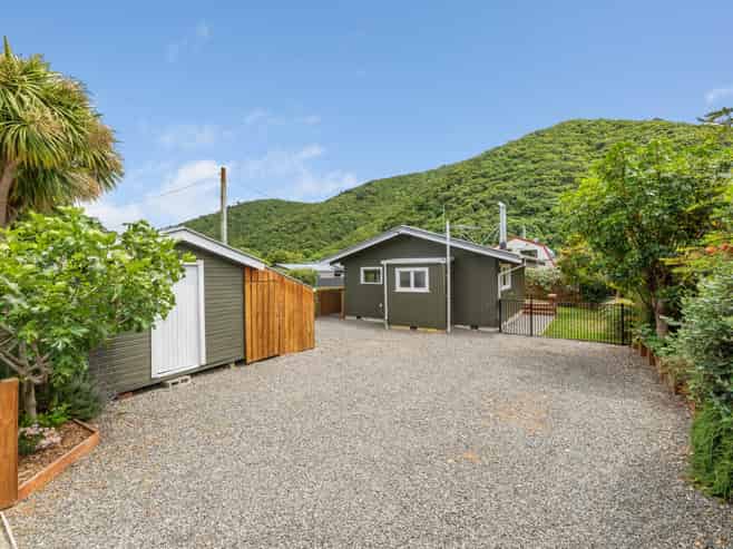 46 Beach Road, Waikawa