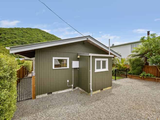 46 Beach Road, Waikawa