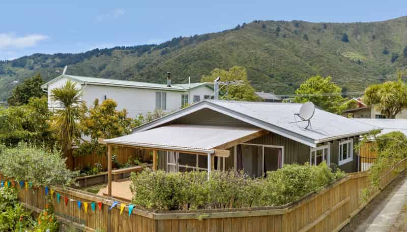 46 Beach Road, Waikawa