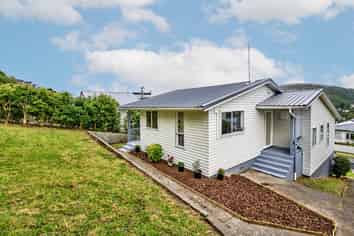 61 Davidson Crescent, Tawa