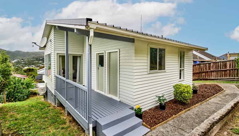 61 Davidson Crescent, Tawa