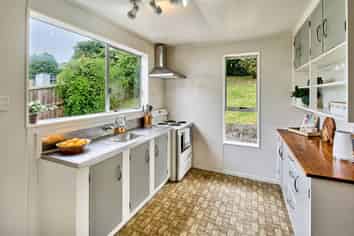 61 Davidson Crescent, Tawa