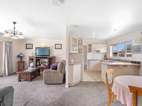 3/6 Lilian Street, Kamo