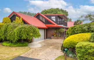 15 Yellowstone Crescent, Burwood