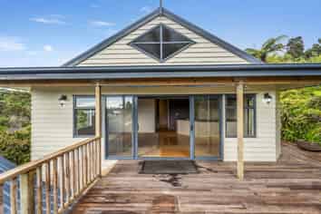 99 Main Road, Tairua