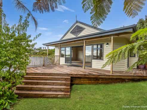99 Main Road, Tairua