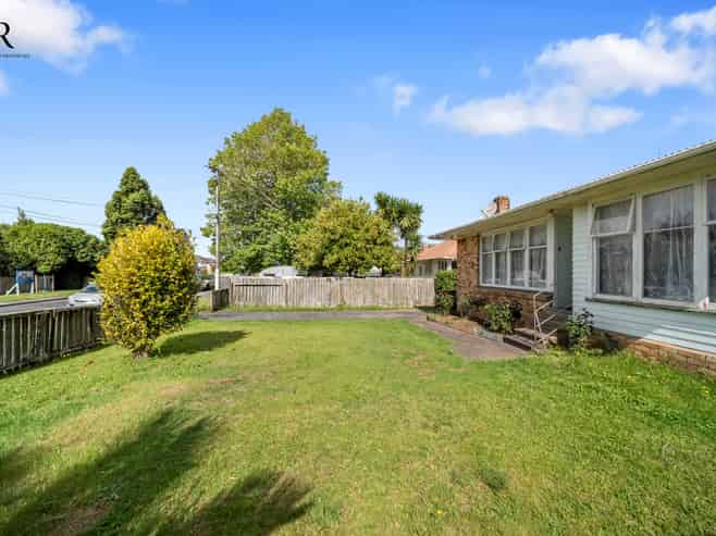 53 Waipani Road, Te Atatu Peninsula