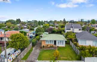 53 Waipani Road, Te Atatu Peninsula