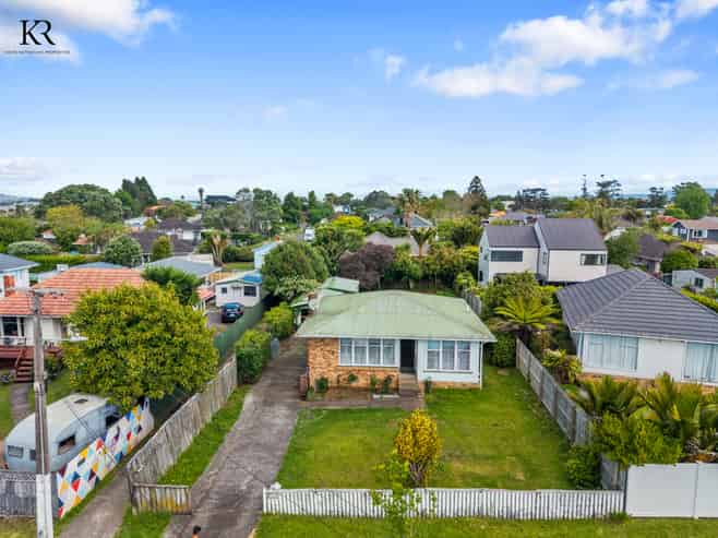 53 Waipani Road, Te Atatu Peninsula