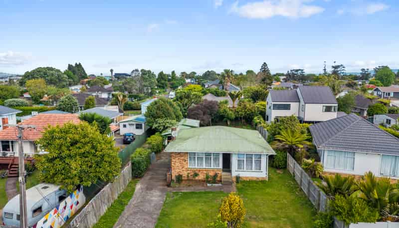 53 Waipani Road, Te Atatu Peninsula