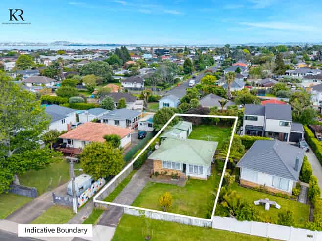 53 Waipani Road, Te Atatu Peninsula