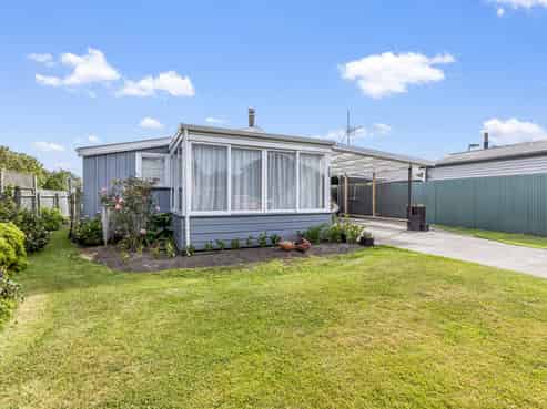 102 Pacific Drive, Southbridge