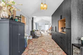 102 Pacific Drive, Southbridge