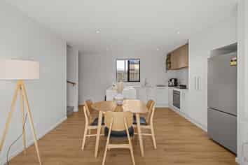 8/130 Holly Road, Saint Albans