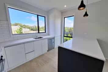 3 Te Ara Tu Para, Albany