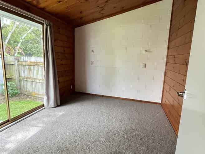 1/8 Charles Crescent, Rainbow Point