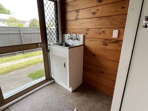 1/8 Charles Crescent, Rainbow Point